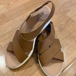 Woman’s Dr Scholls Time Off Sea Sandal Women's Faux Leather Honey Size 8M